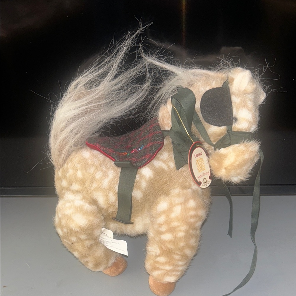 The Muffy Vanderbear collectionOatsic Plush Toy Horse with Saddle